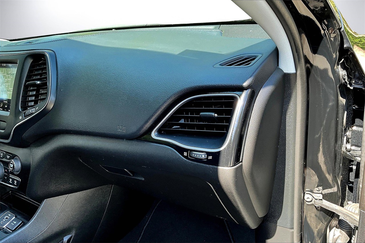 2023 Jeep Cherokee Altitude photo 14