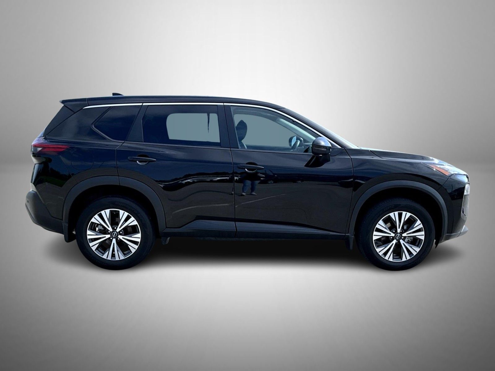 2022 Nissan Rogue SV photo 4