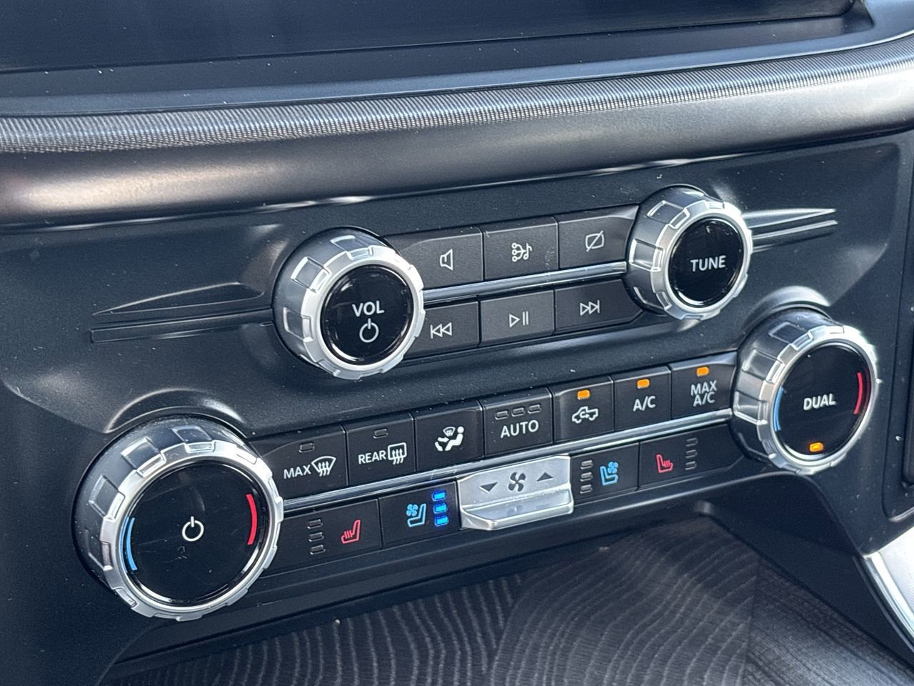 2023 Ford F-150 Platinum photo 21