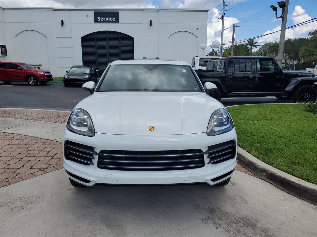 2022 Porsche Cayenne Platinum Edition photo 2