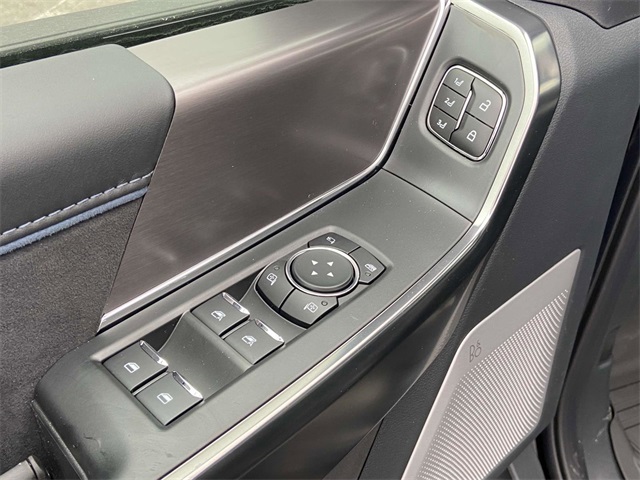 2025 Ford F-150 Platinum photo 15