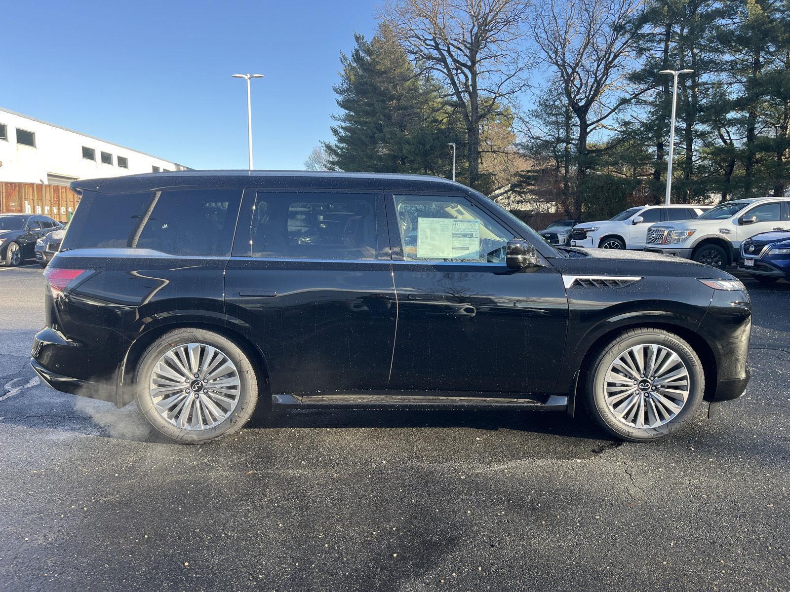 2026 Infiniti QX80 Luxe photo 2