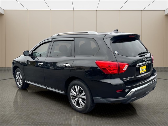 2019 Nissan Pathfinder SV photo 4