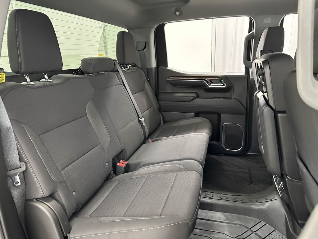 2023 Chevrolet Silverado 1500 LT photo 17