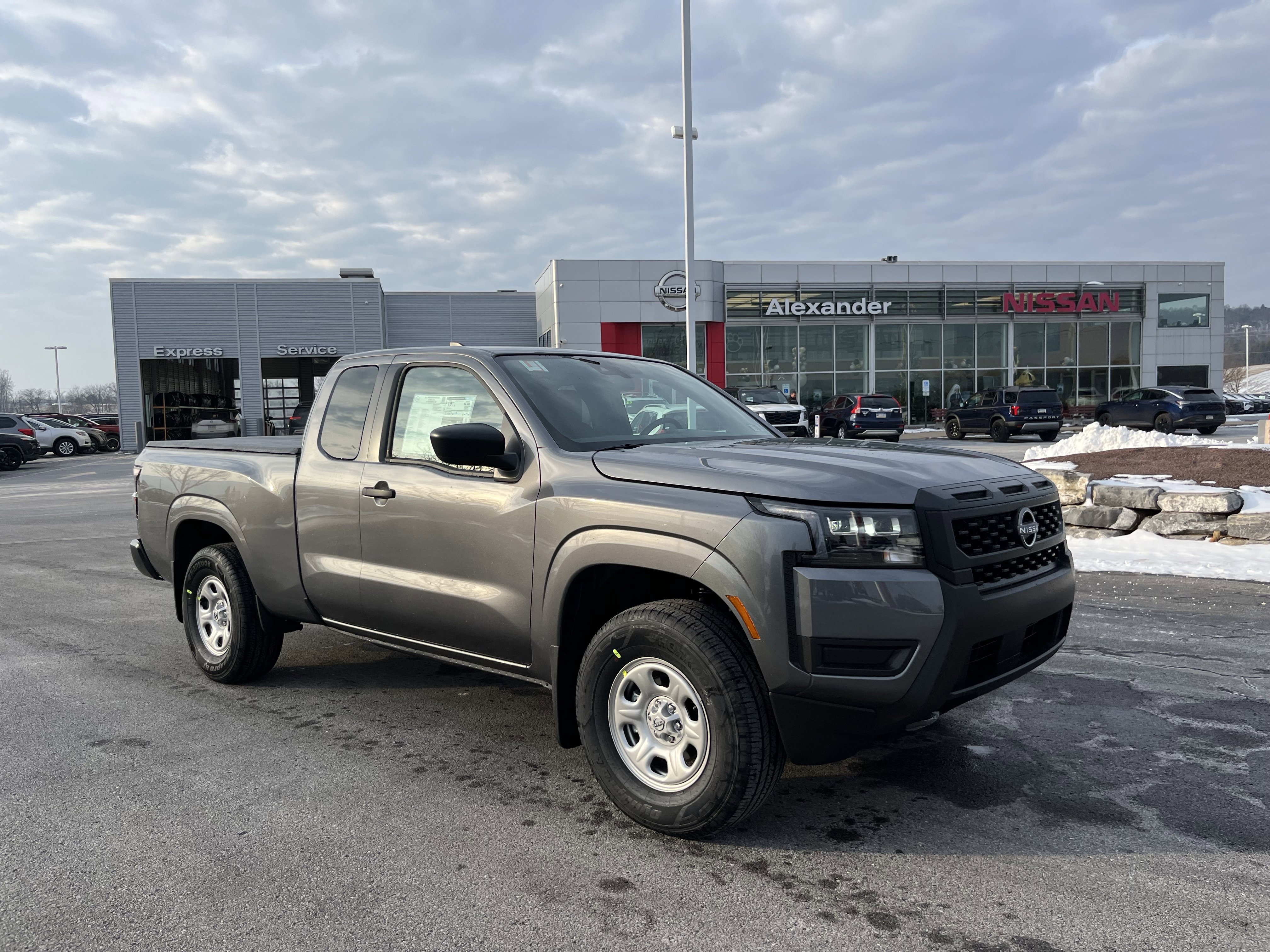 2026 Nissan Frontier S's photo