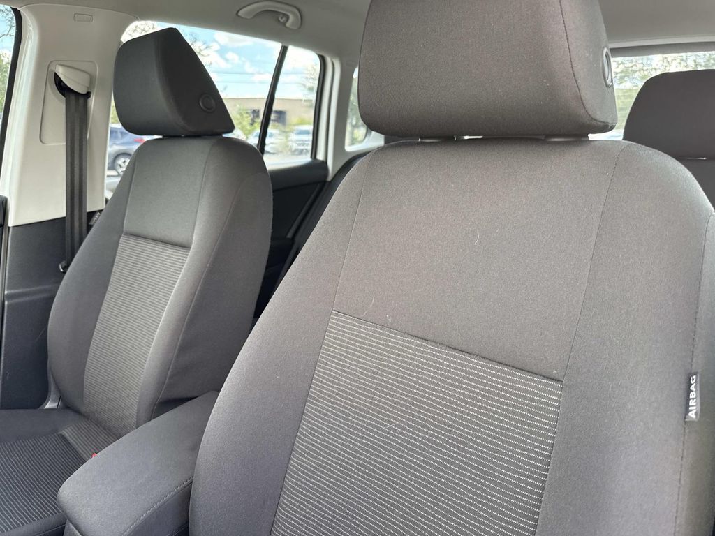 2017 Volkswagen Tiguan S photo 19