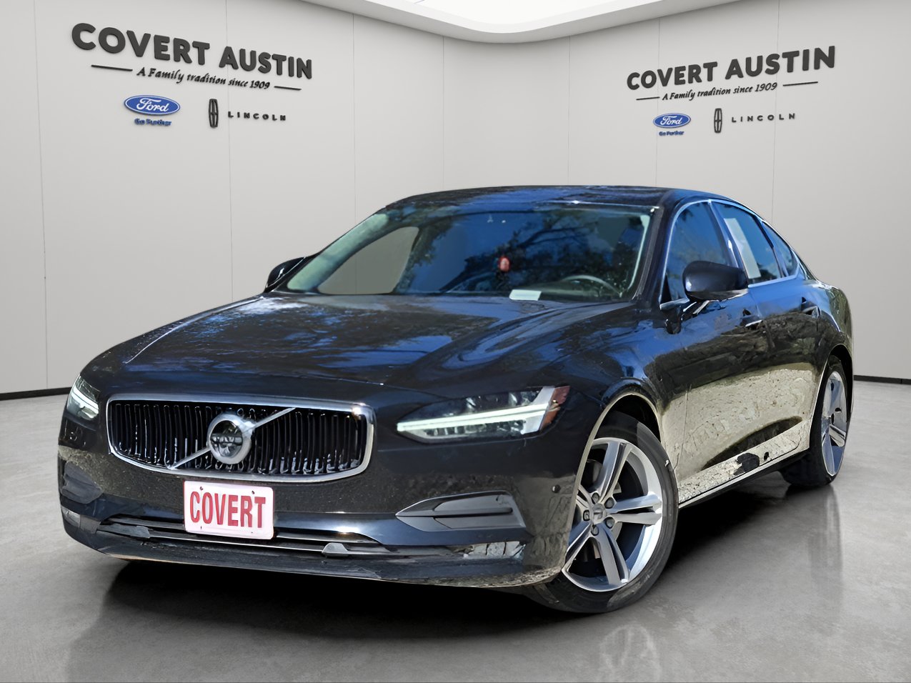 2017 Volvo S90 Momentum's photo