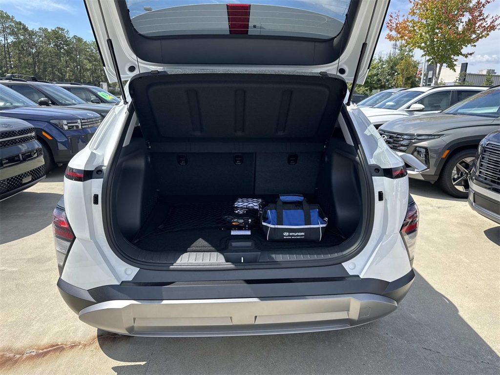 2026 Hyundai Kona SEL photo 4