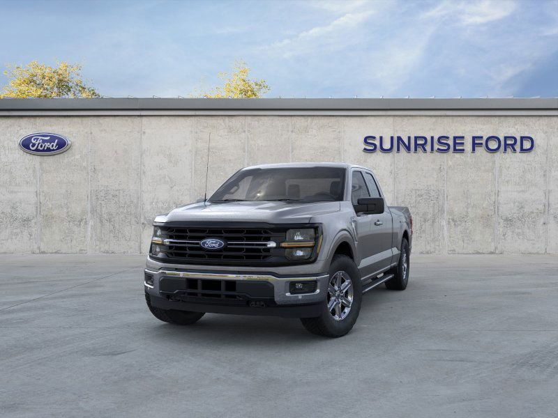 2025 Ford F-150 XLT photo 2