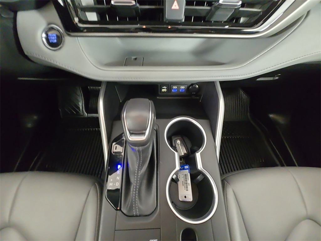 2022 Toyota Highlander XLE photo 11