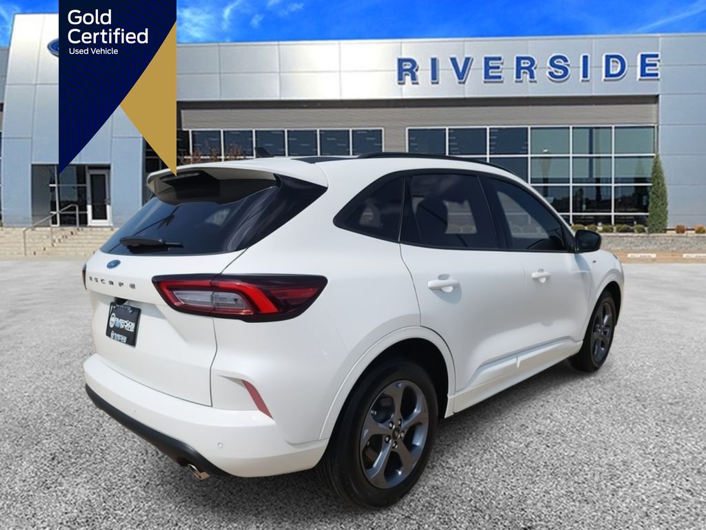 2024 Ford Escape ST-Line photo 4