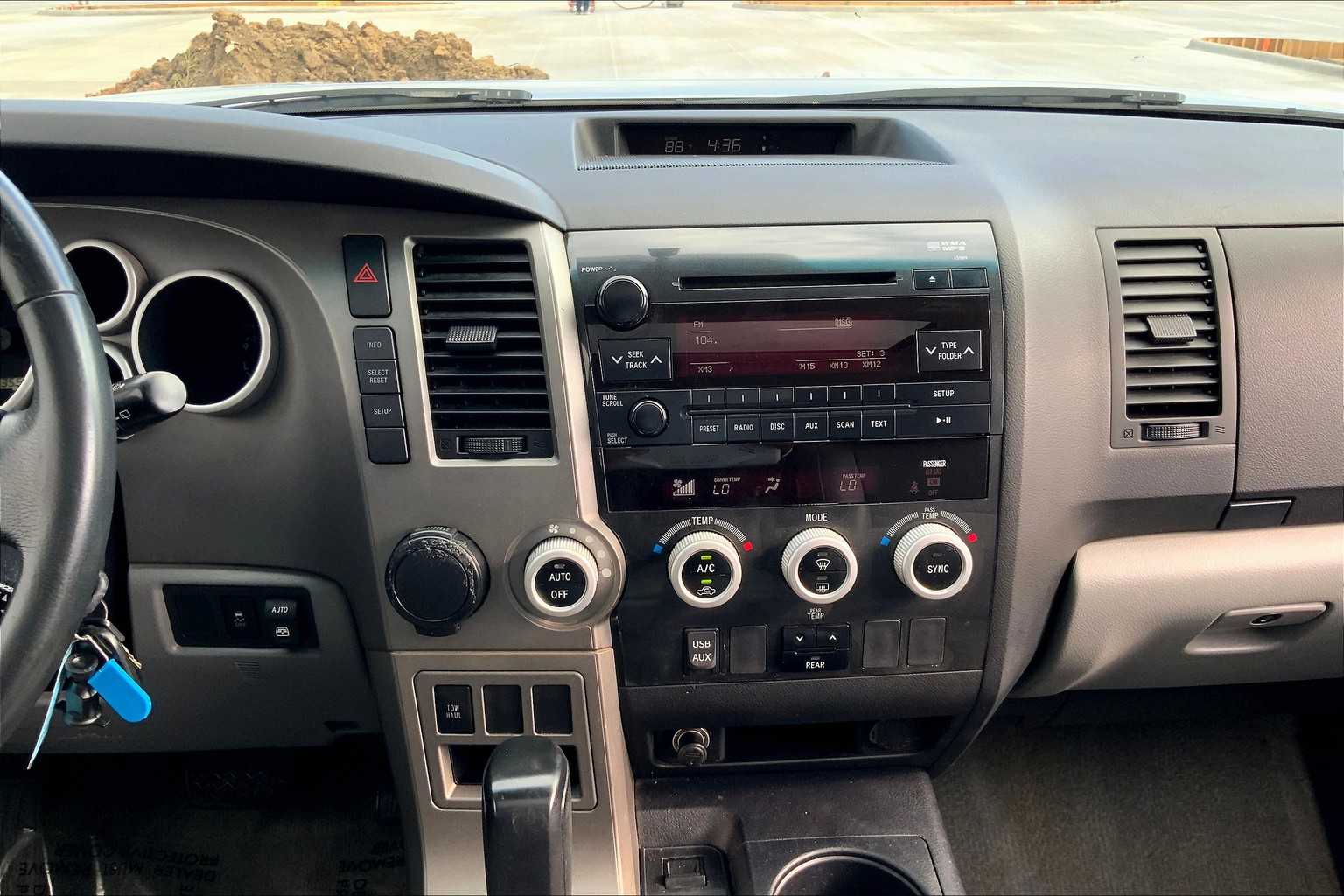 2010 Toyota Sequoia photo 6