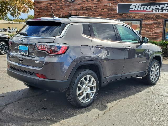 2022 Jeep Compass Latitude Lux photo 2