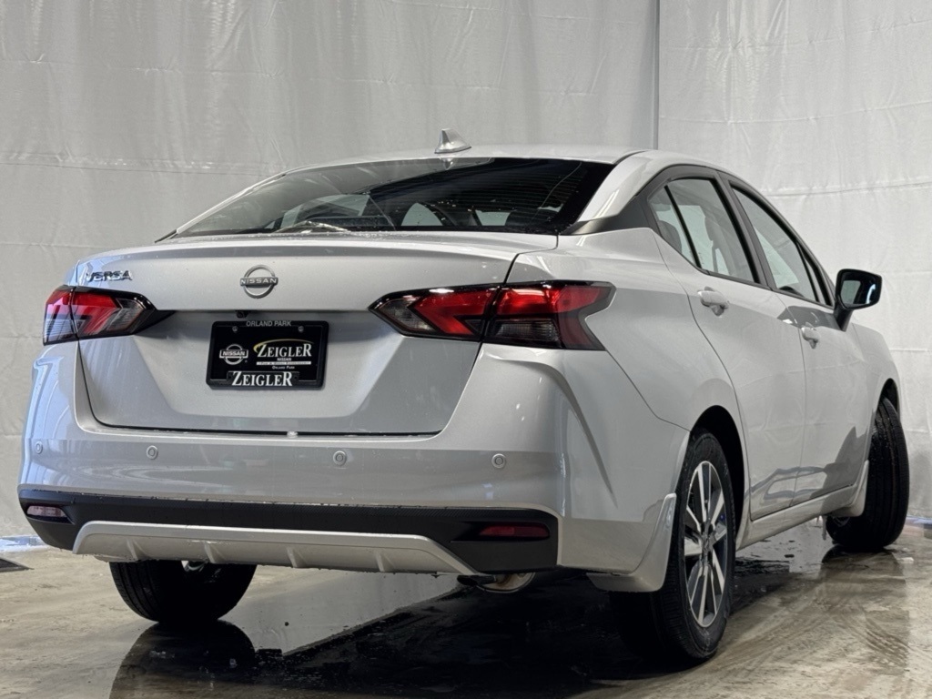 2025 Nissan Versa SV photo 5