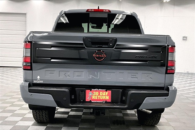 2025 Nissan Frontier PRO-4X photo 4