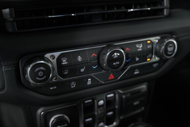 2025 Jeep Gladiator Sport photo 10