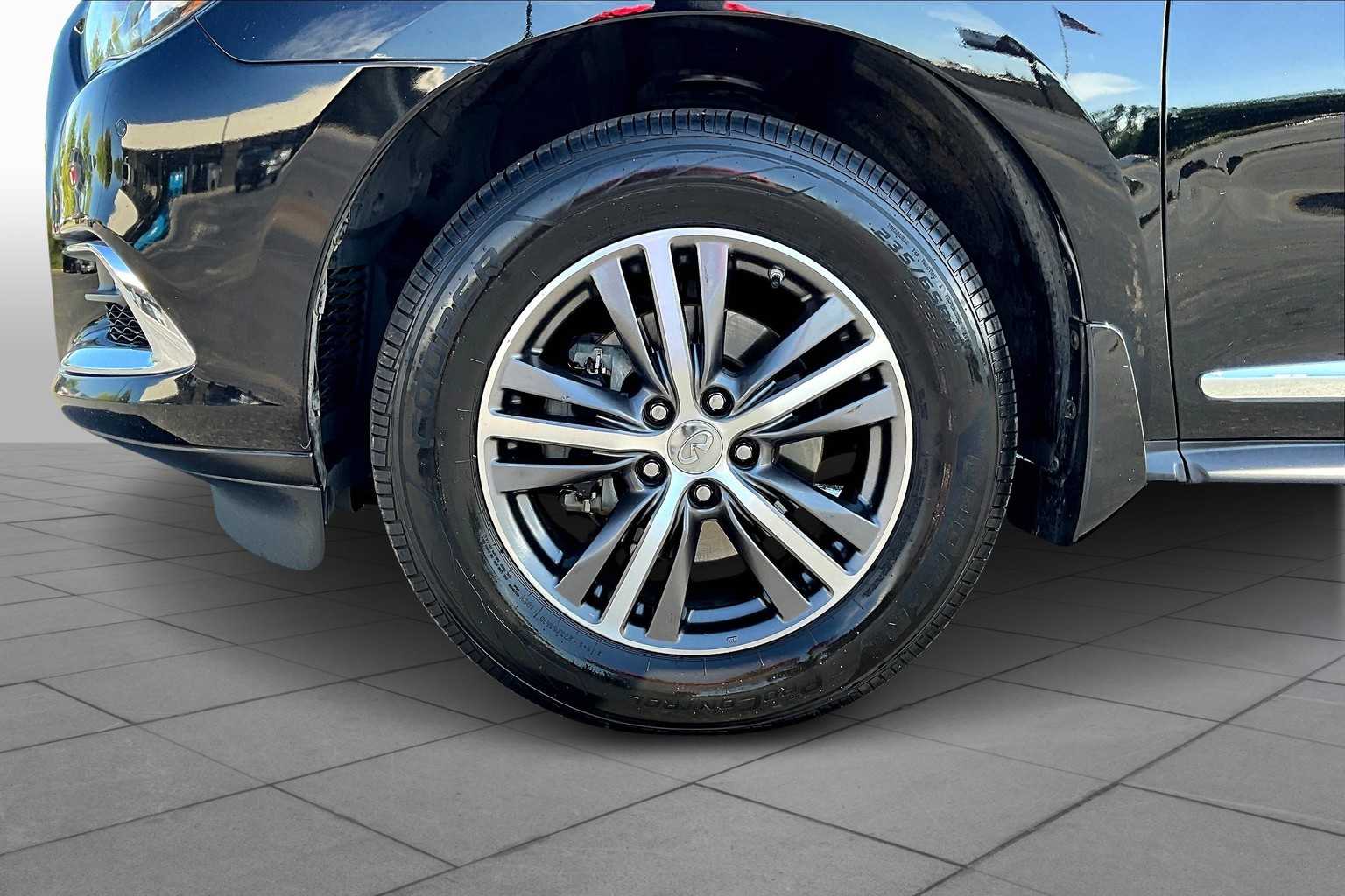 2019 Infiniti QX60 Luxe photo 9
