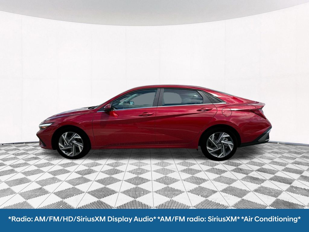2025 Hyundai Elantra SEL Convenience photo 2