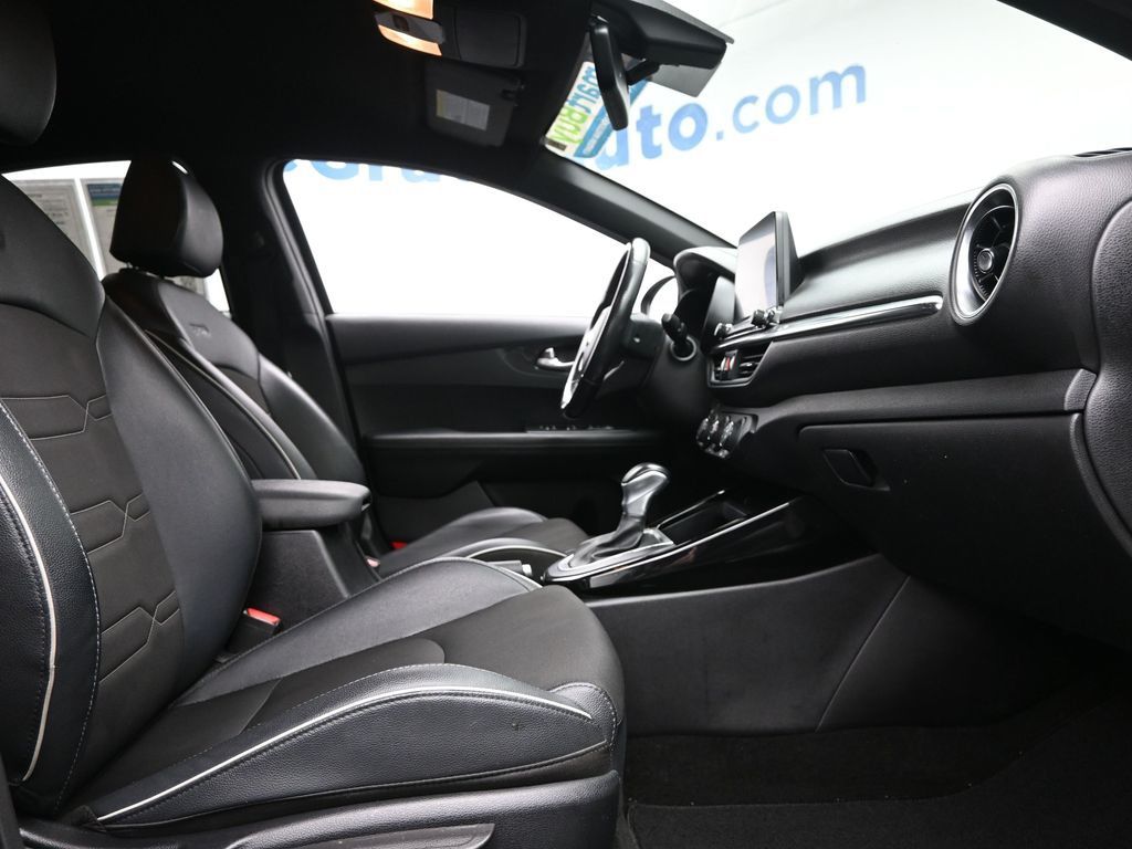 2021 Kia Forte GT-Line photo 5