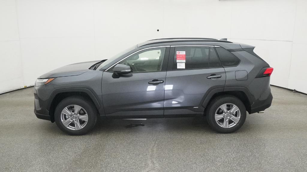 2025 Toyota RAV4 Hybrid XLE photo 9