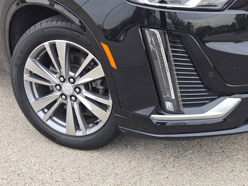 2024 Cadillac XT6 Premium Luxury photo 2