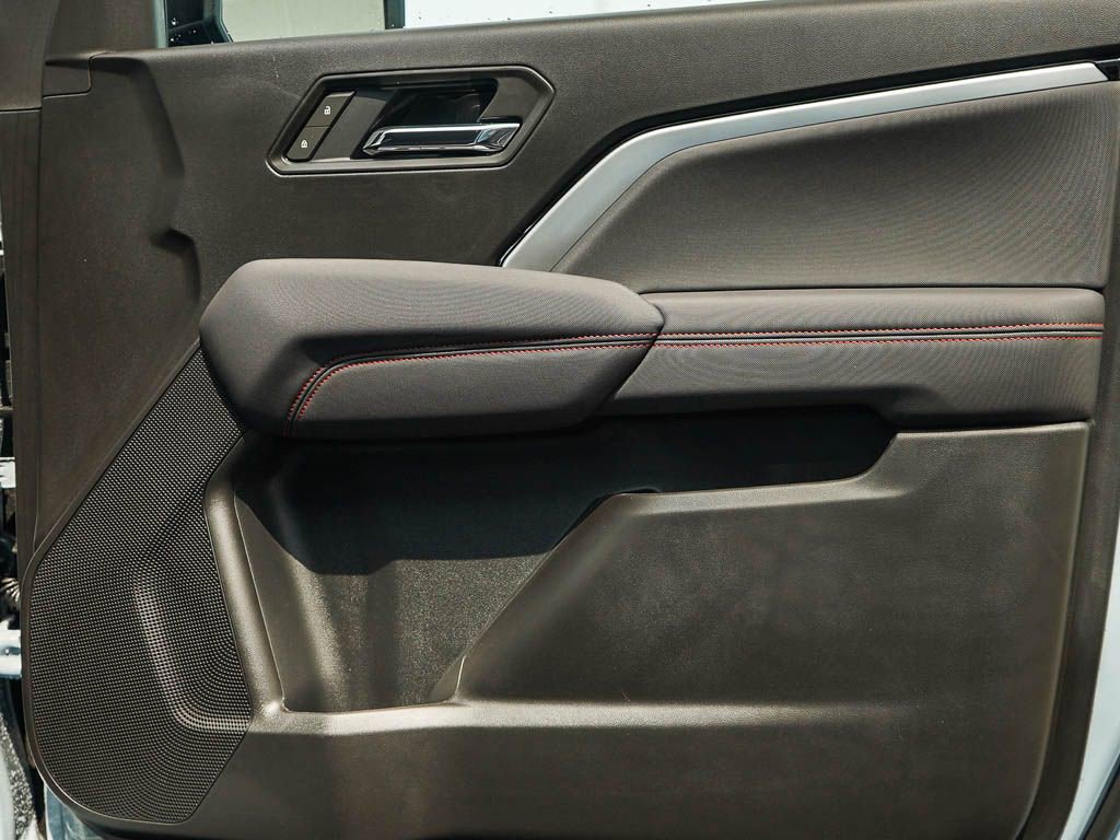 2026 Chevrolet Colorado Z71 photo 7