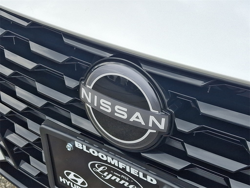 2025 Nissan Altima SR photo 5