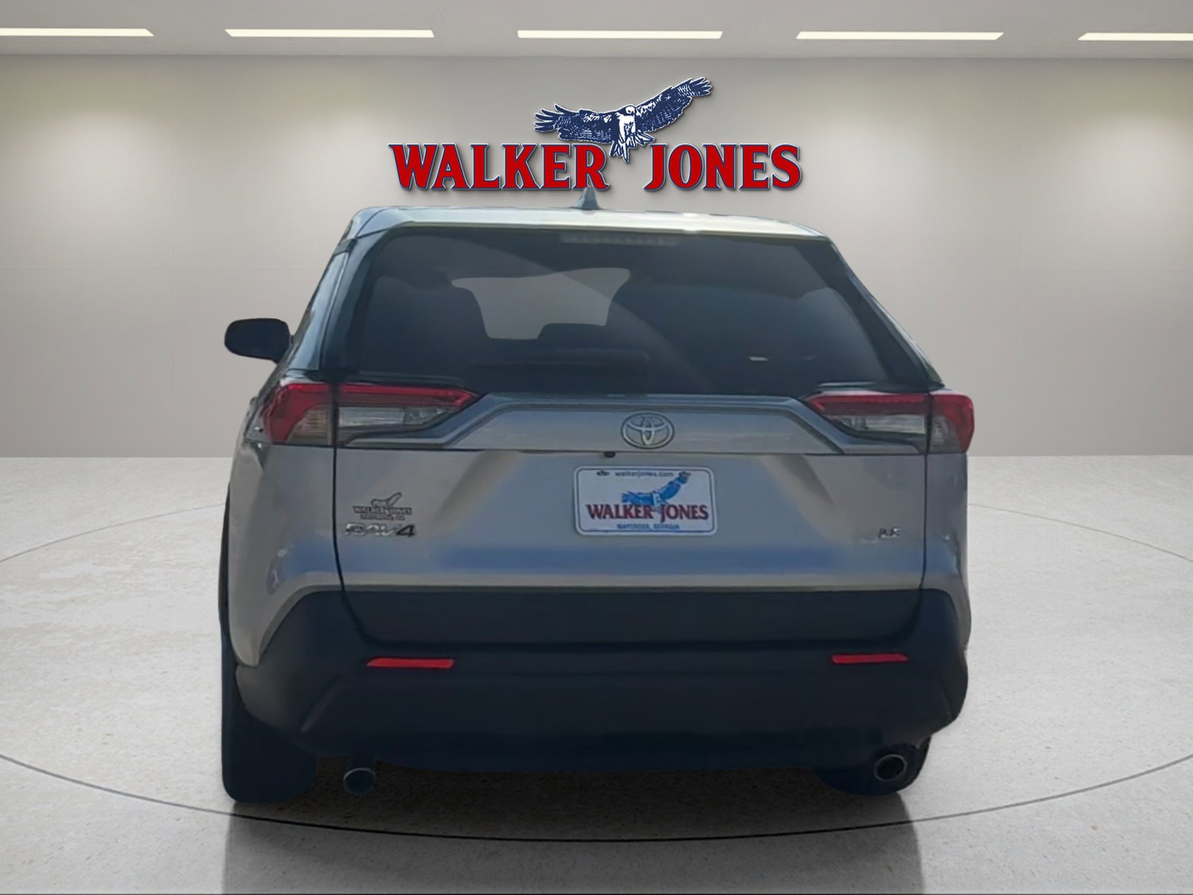 2023 Toyota RAV4 LE photo 3