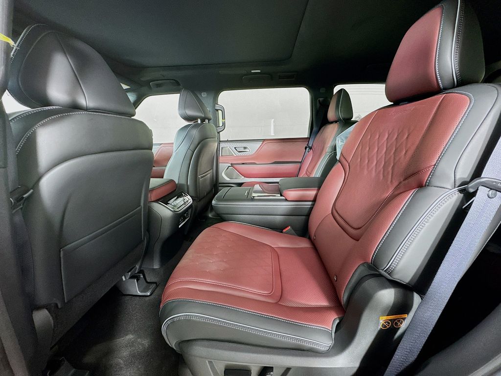 2026 Infiniti QX80 photo 25