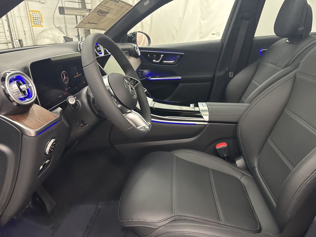 2026 Mercedes Benz GLC 300 photo 11