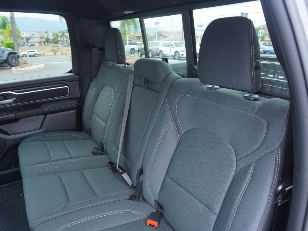 New 2026 Granite Crystal Metallic Clear-Coat Exterior Paint RAM Big Horn Night Edition image 22