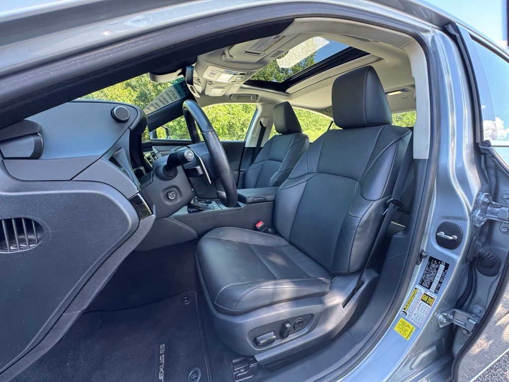 2023 Lexus ES 300h photo 16