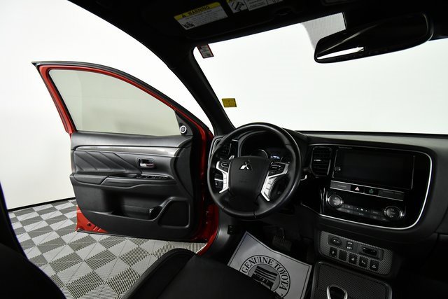 2019 Mitsubishi Outlander PHEV SEL photo 18