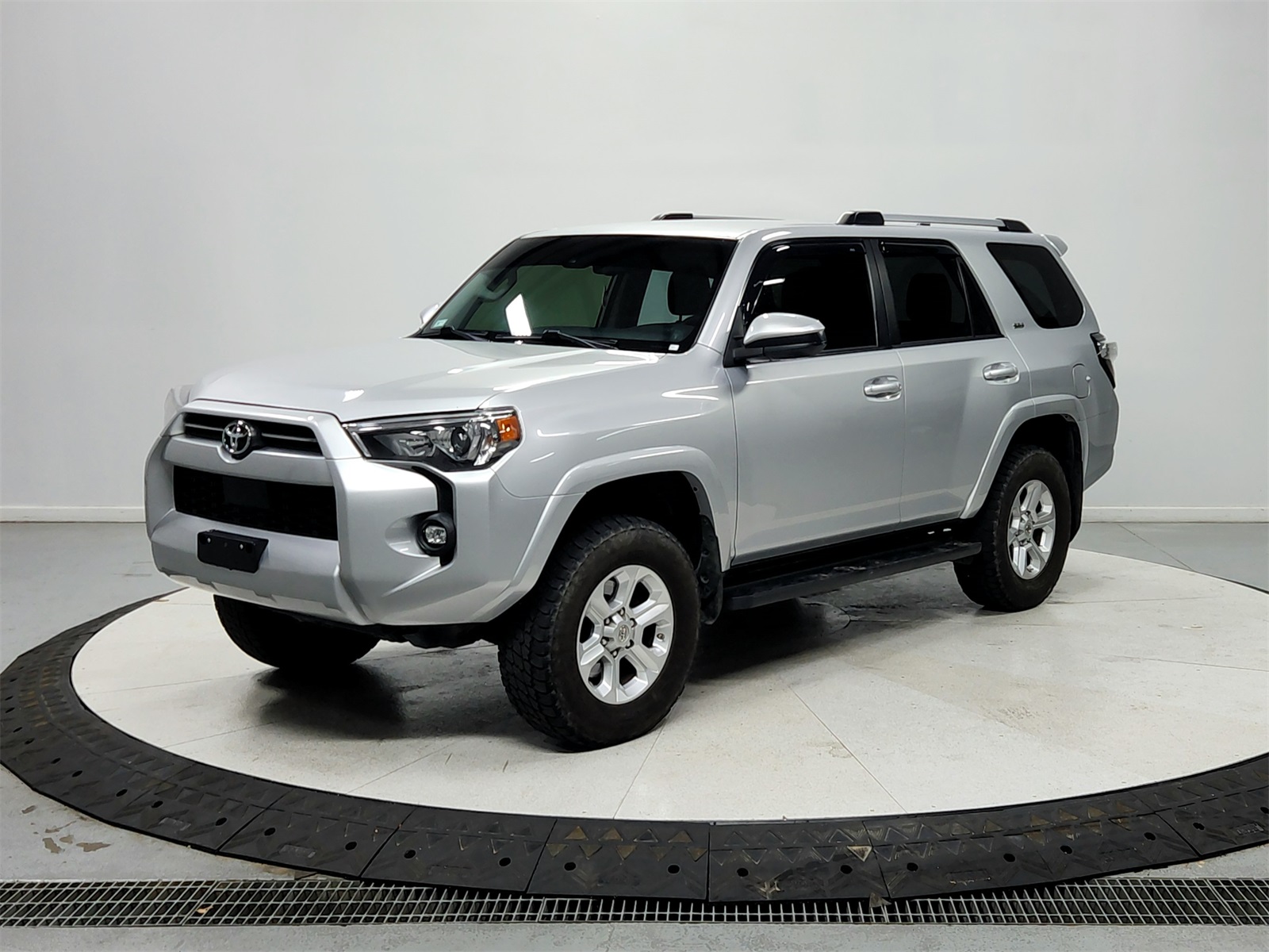 2021 Toyota 4Runner SR5 photo 3