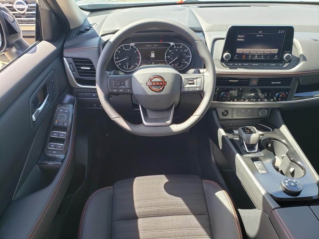 2026 Nissan Rogue SV photo 10