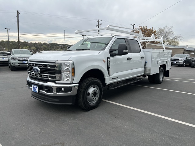 2025 Ford F-350 XL photo 2