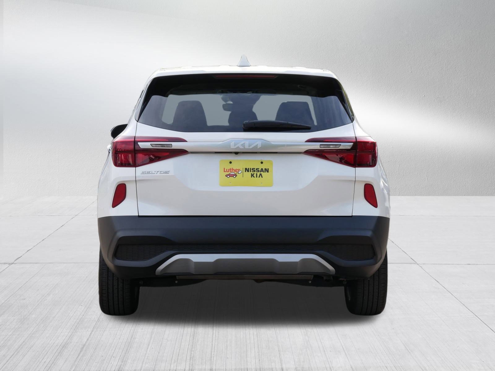 2023 Kia Seltos LX photo 3