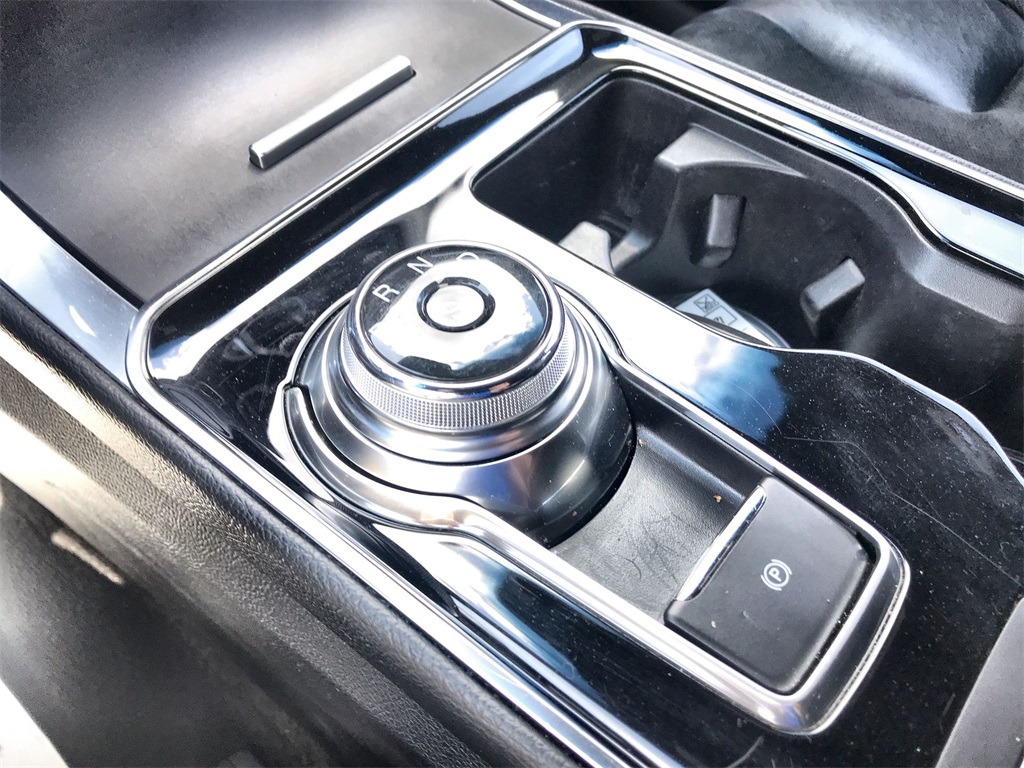 2019 Ford Edge ST photo 20
