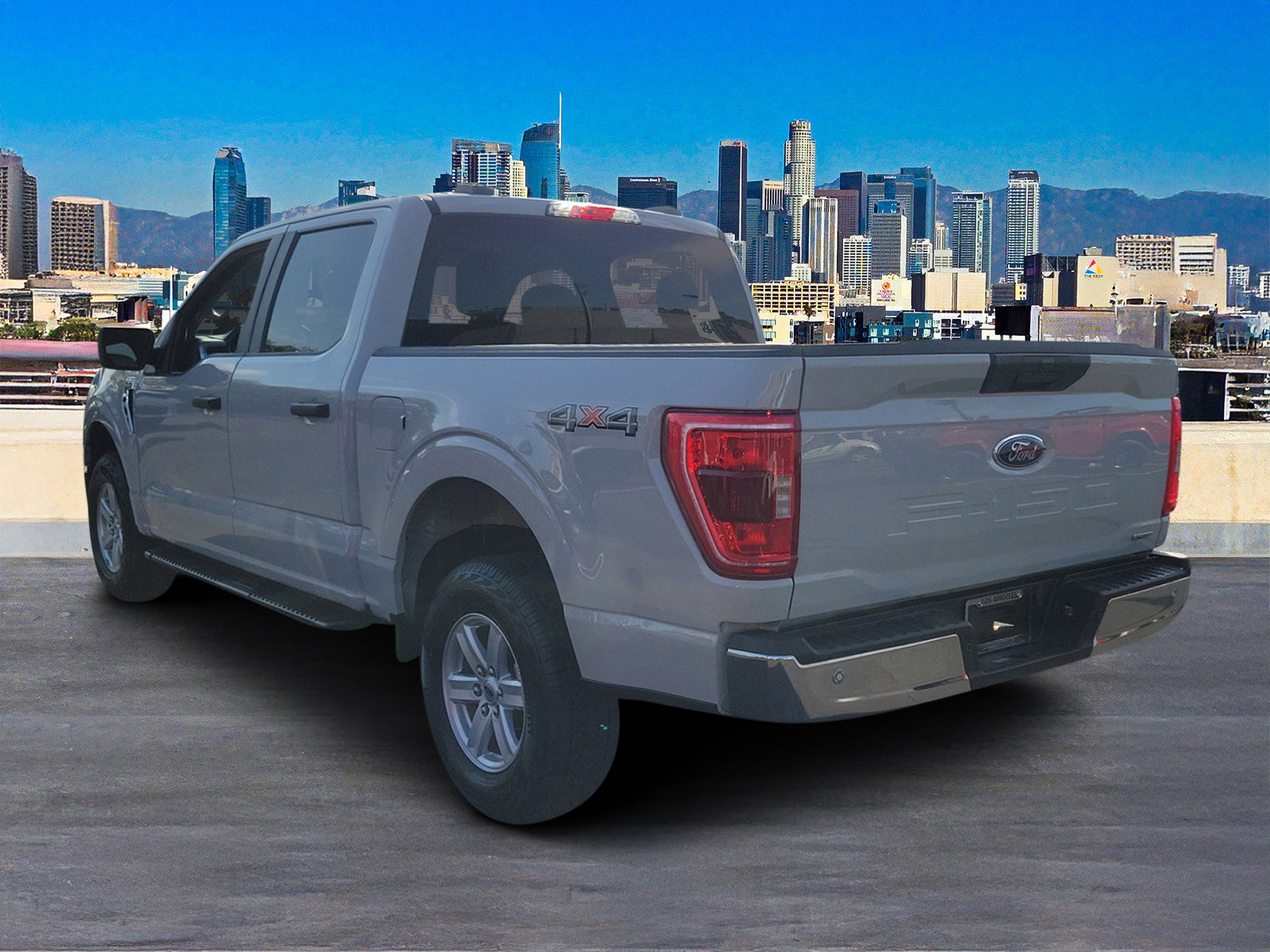 2023 Ford F-150 XLT photo 2