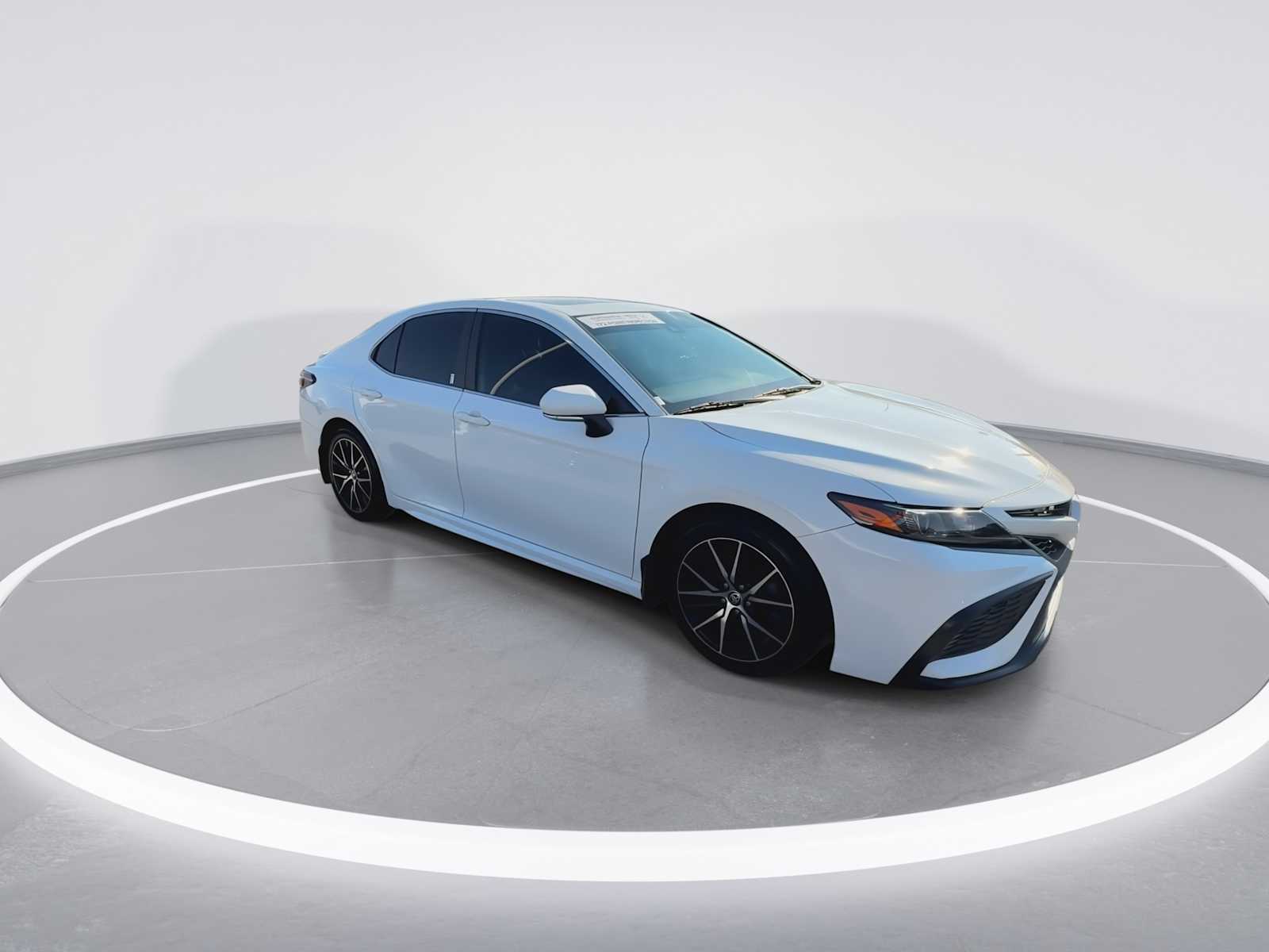 2021 Toyota Camry SE photo 2