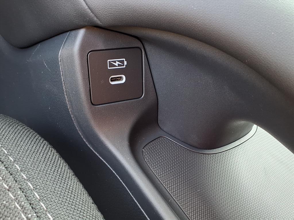 2026 Honda HR-V LX photo 9