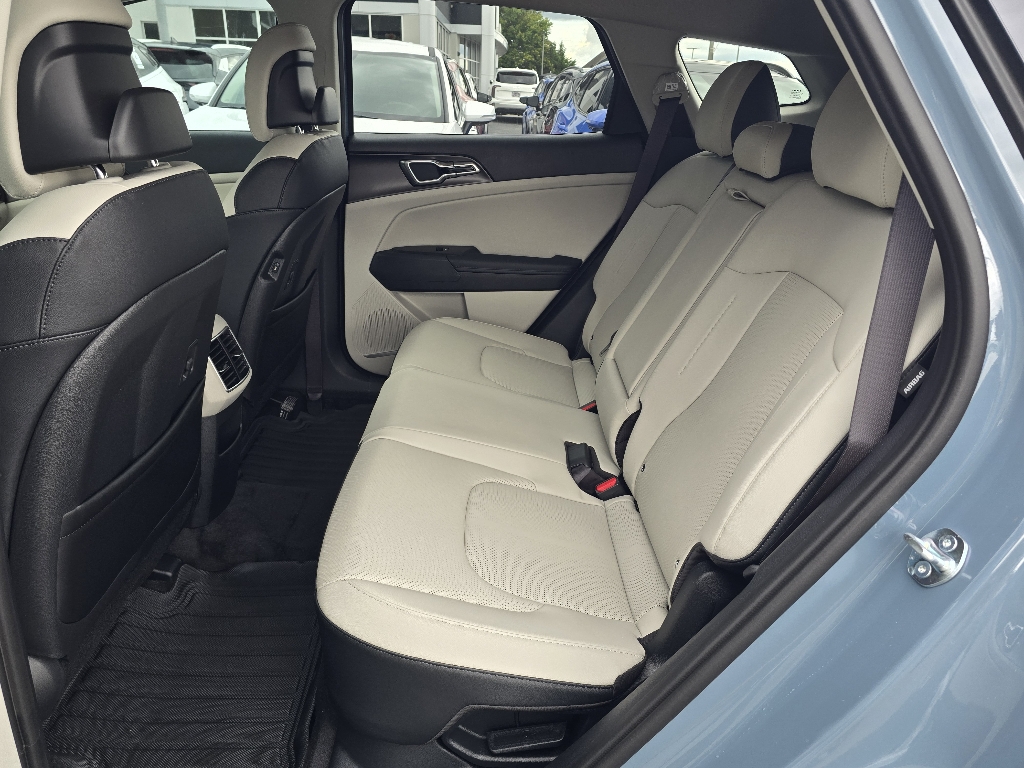 2026 Kia Sportage Hybrid EX photo 4