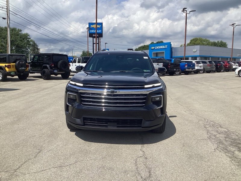 2026 Chevrolet Traverse photo 2