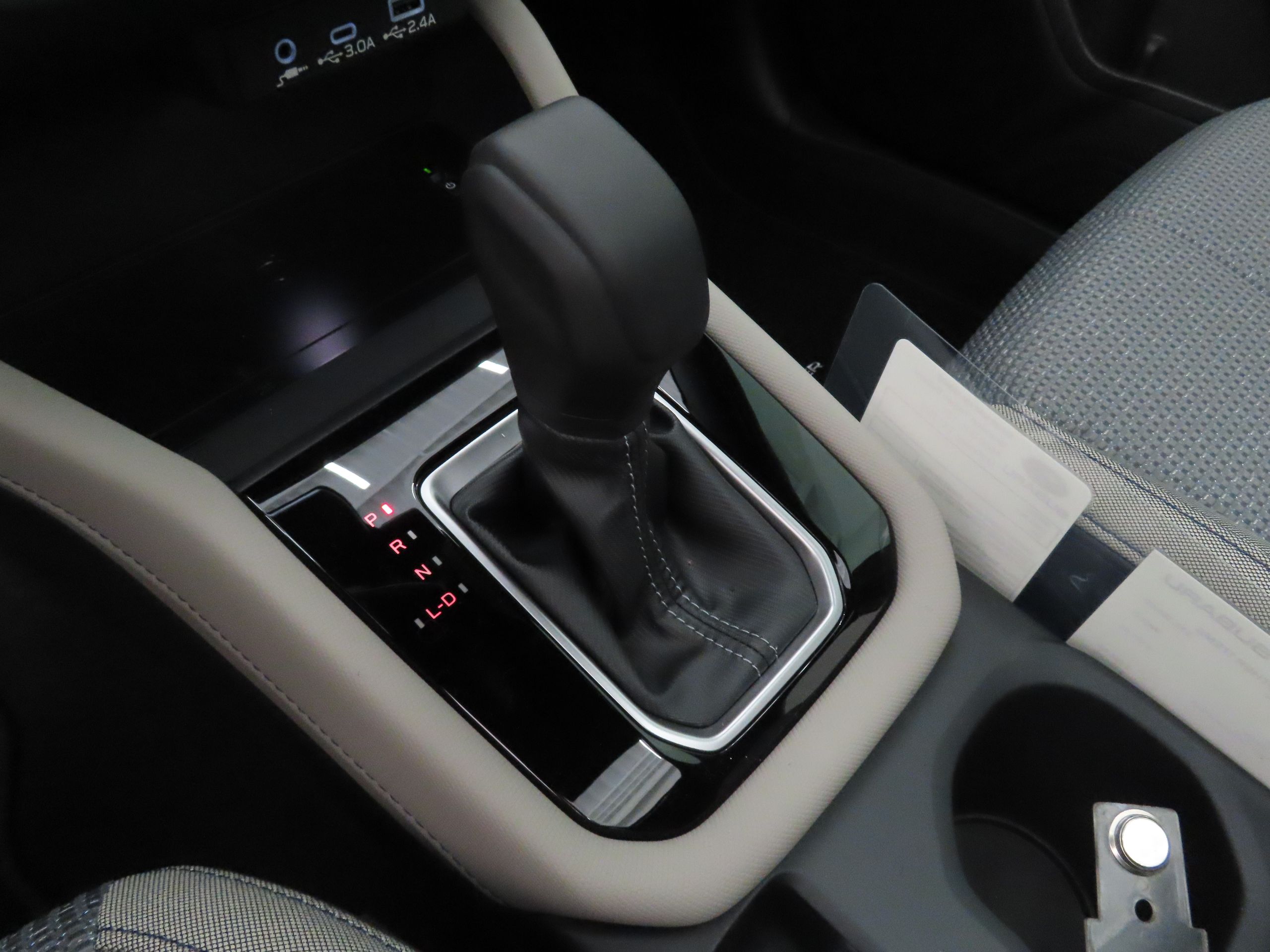 2025 Subaru Forester Premium Base photo 14