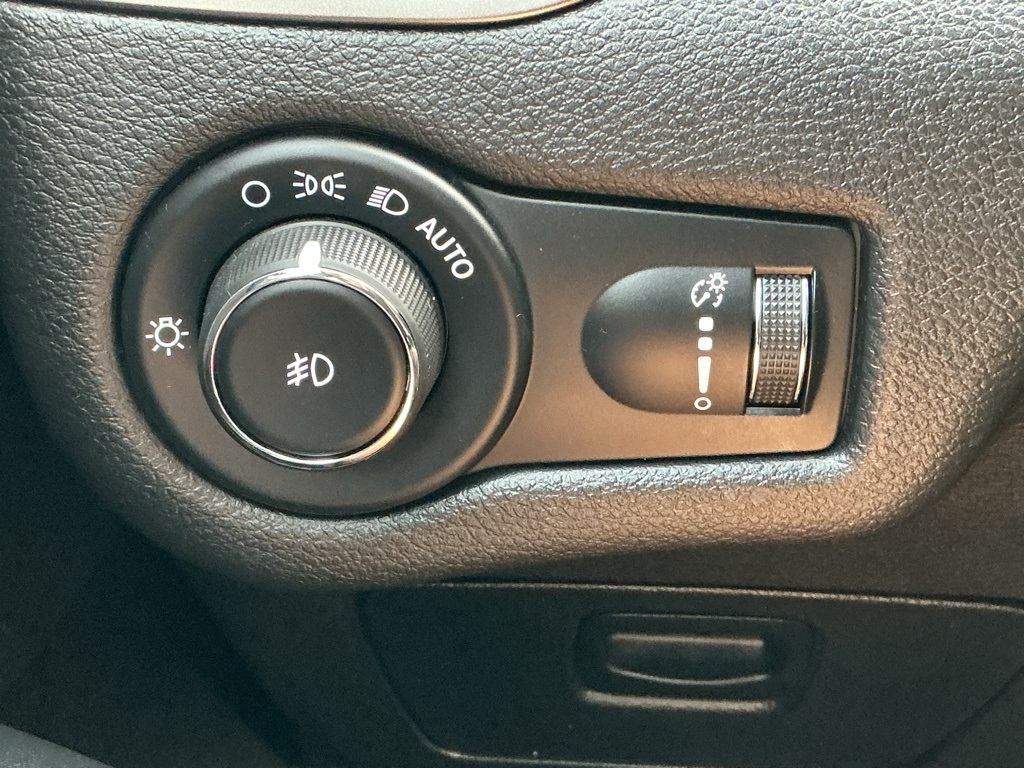 2019 Jeep Cherokee Latitude photo 52