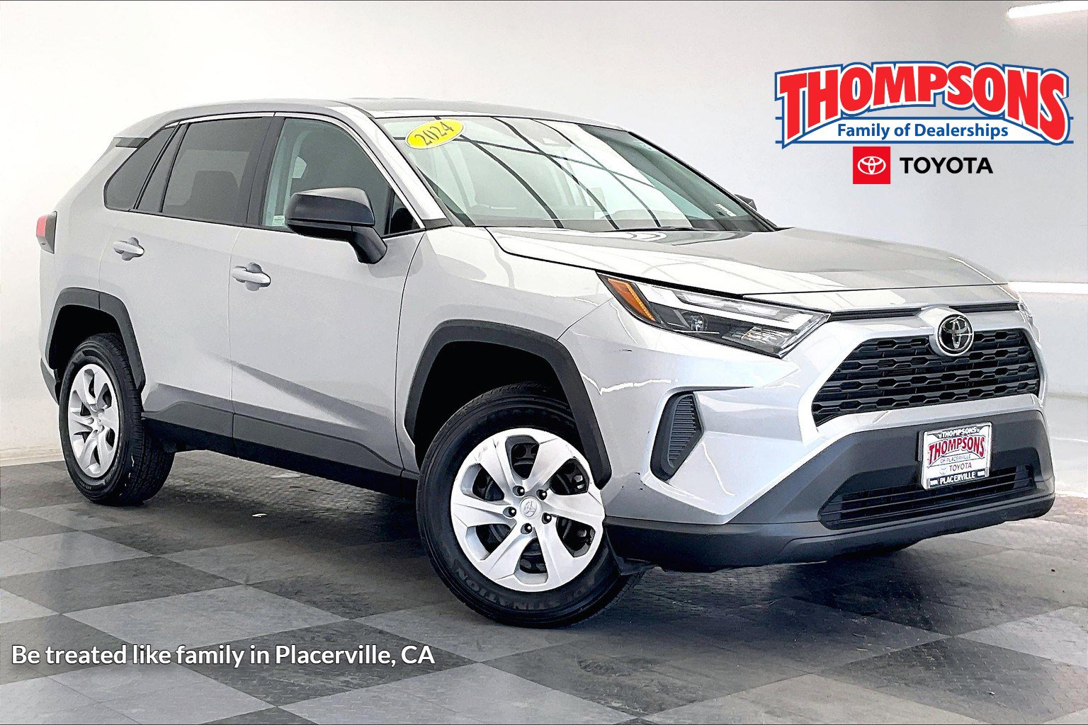 2024 Toyota RAV4 LE's photo