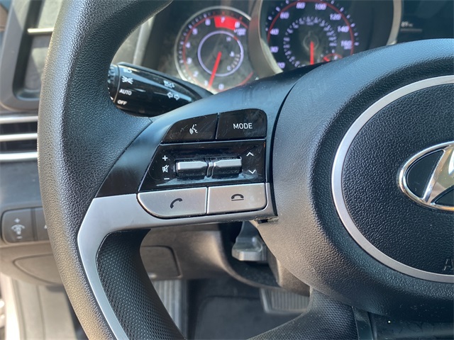 2022 Hyundai Elantra SEL photo 22