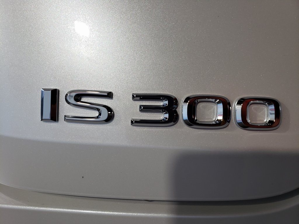 2025 Lexus IS 300 photo 10