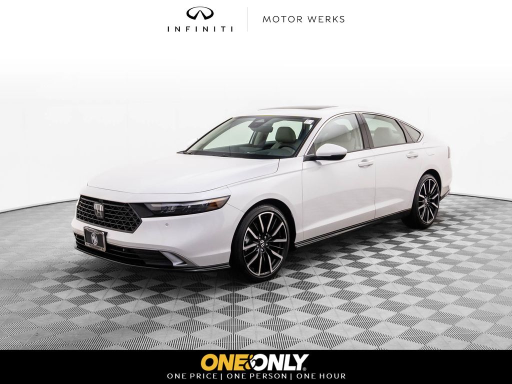 2024 Honda Accord Hybrid Touring photo 2