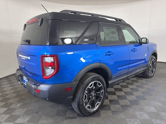 2025 Ford Bronco Sport Outer Banks photo 3